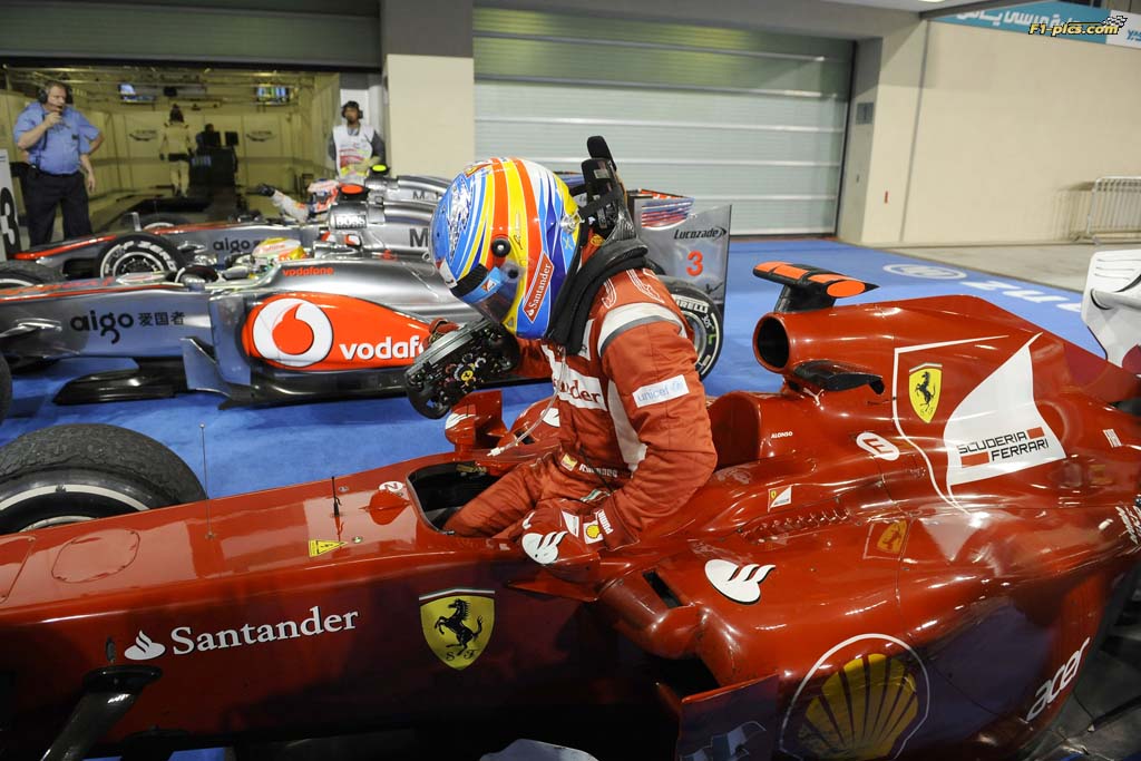 13-11-2011-alonso11.jpg (133.11 Kb)