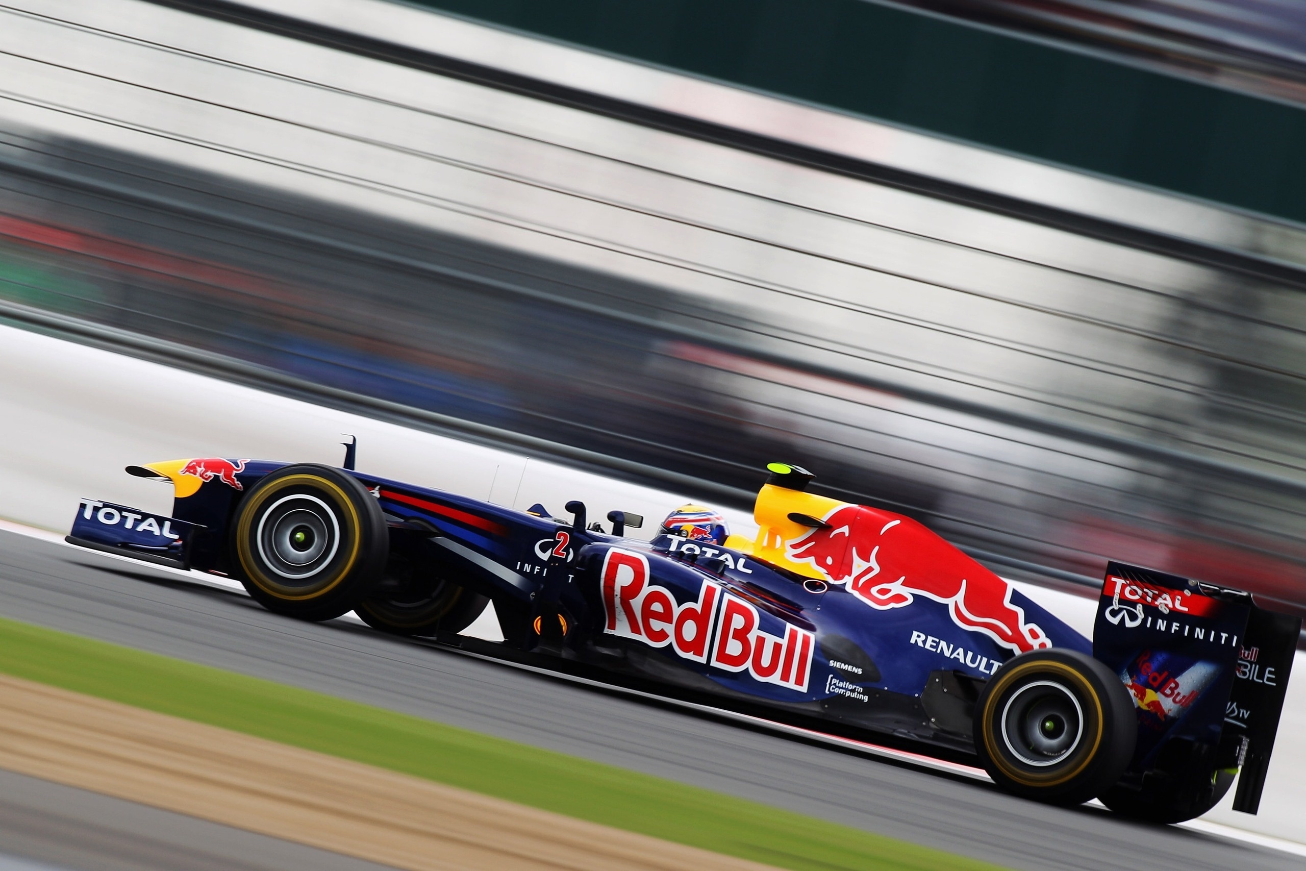 253300-f1-red-bull-o-2560x1707-www.gdefon.ru.jpg (828. Kb)