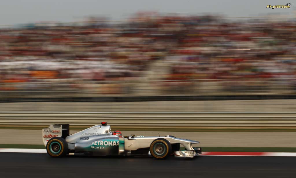 30-10-2011-schumacher03.jpg (88.5 Kb)