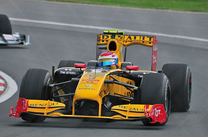 300px-vitaly-petrov-in-the-senna-corner.jpg (26.19 Kb)