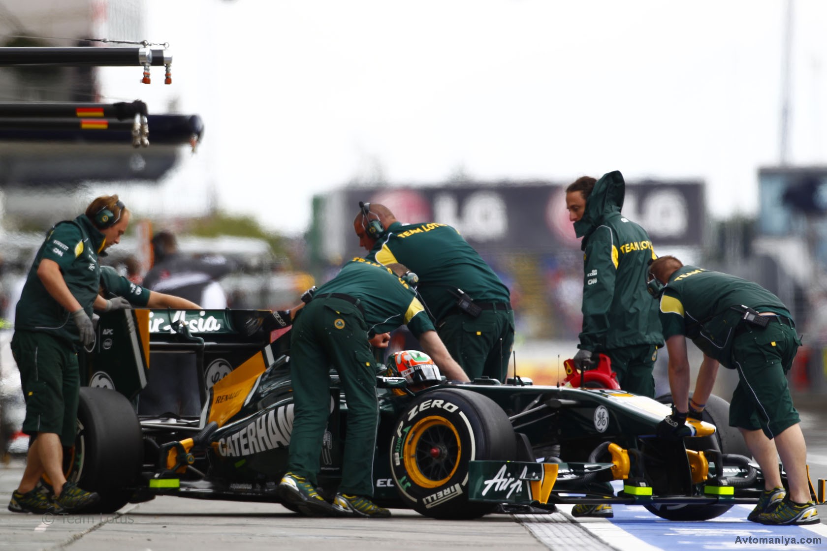 303-karun-chandhok-lotus-nurburgring-2011jpg.jpg (238.61 Kb)