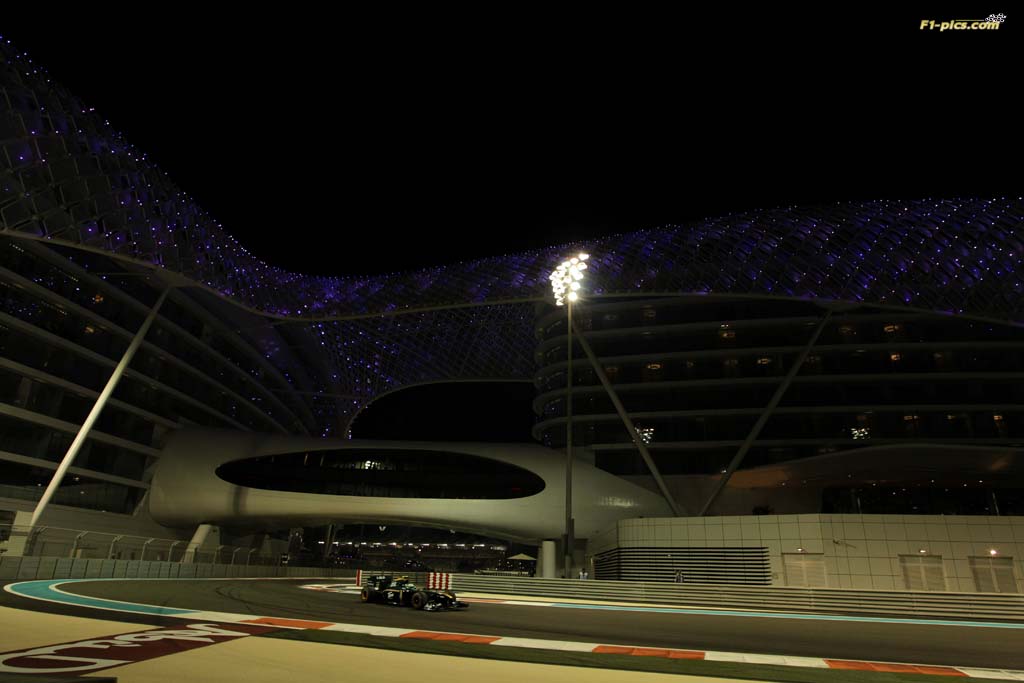 abudhabi2010-sunday-kovalainen02.jpg (79.95 Kb)