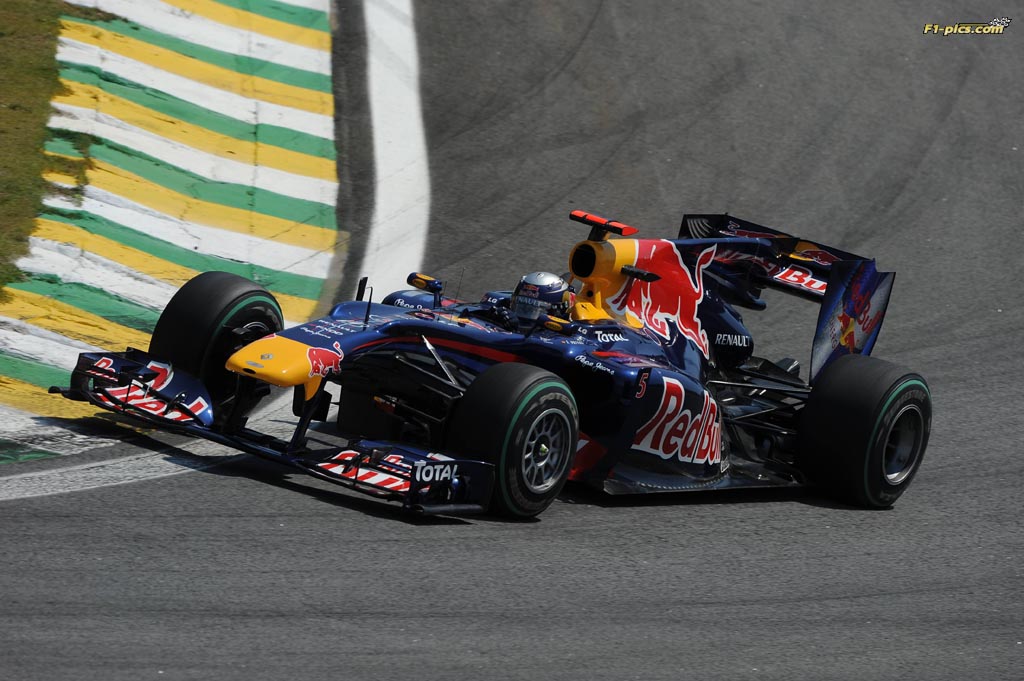 brazil2010-sunday-vettel02.jpg (140.59 Kb)