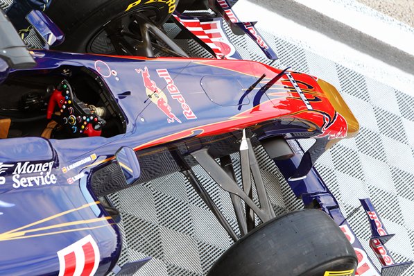 toro-rosso-str6-8.jpg (84. Kb)